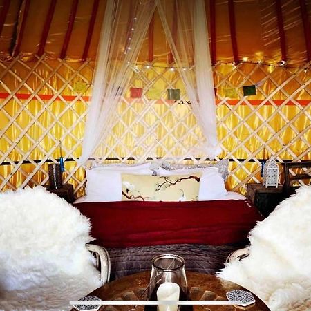 Traditional Yurt @ Longleat Warminster Exterior foto